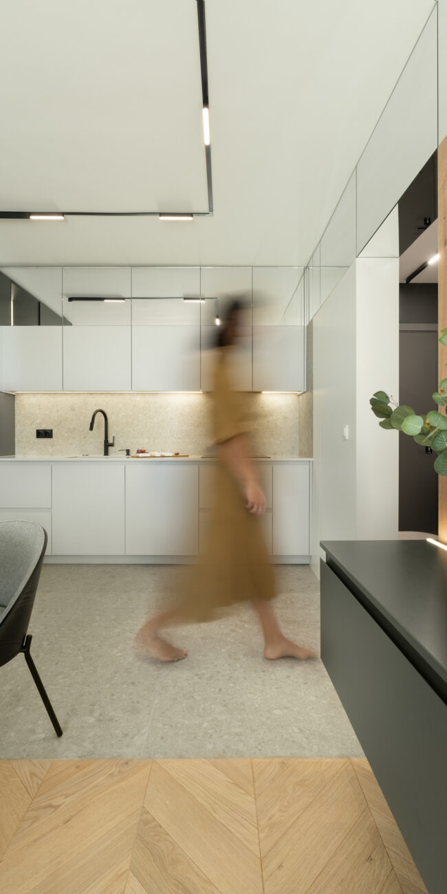 Кухня от MDF боя в светли тонове